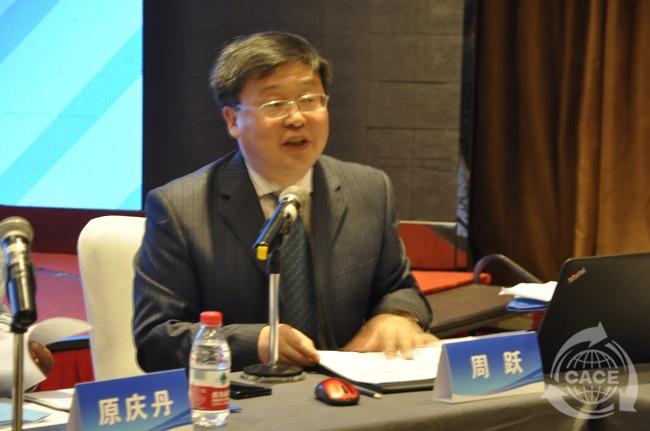 周悅小.jpg