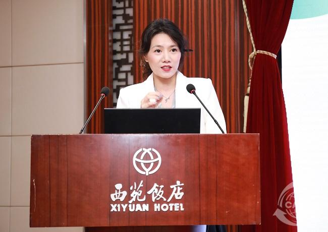 修-連希蕊做主題演講.jpg